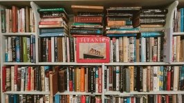 Mengapa Orang Suka Mengoleksi Buku? Ini Alasan Psikologisnya