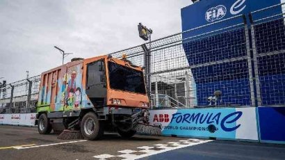 Formula E Jakarta 2025: Balapan Ramah Lingkungan atau Sekadar Panggung Pencitraan?