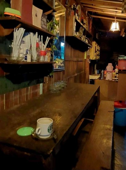 Bunga-Bunga Kuliner di Trotoar Jalanan Kota Solo