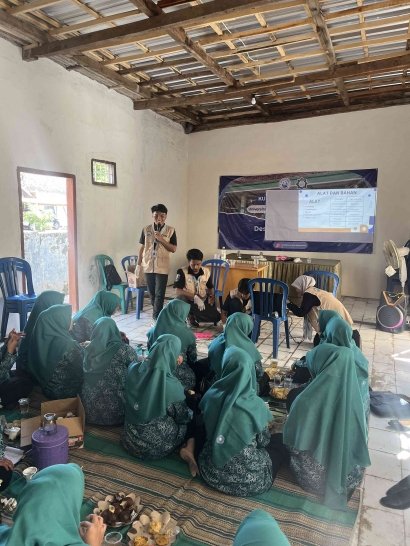 Inovasi Pengolahan Limbah Minyak Jelantah menjadi sabun ramah lingkungan oleh mahasiswa KKN 60