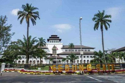 Pariwisata meningkat,sampah menggunung : Bandung butuh solusi nyata