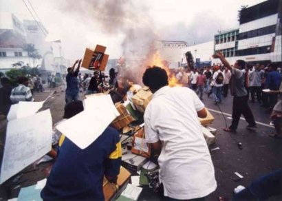Kasus Perkosaan dalam Kerusuhan Mei 1998 Haruskah Diluputkan