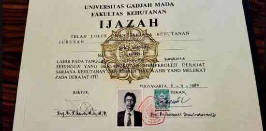 Foto Ijazah Presiden RI ke-7 Joko Widodo (Jokowi) yang diunggah akun instagram relawan Partai Solidaritas Indonesia (PSI) pada 1 April 2025. (Foto Repro Tribunnews.com)