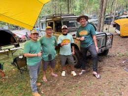 (Kiri-Kanan) Ketua LOS dr. Arif Prawiroharjo bersama Abah Topo, dr. Ery EDC Tv, dan Pak Sammy